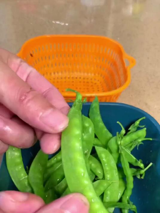 西芹兰豆炒腊味 如何做到色香味俱全？