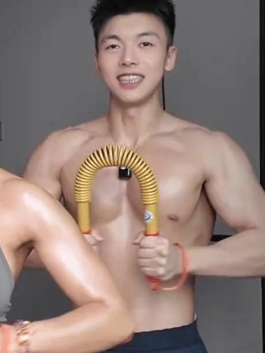 手臂维度暴涨秘诀!臂力棒魔鬼训练,肌肉刺激感超强!