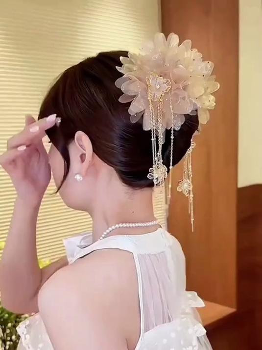 金枝玉叶抓夹和夏天衣服超搭,精致显格调,头饰给造型添光彩!
