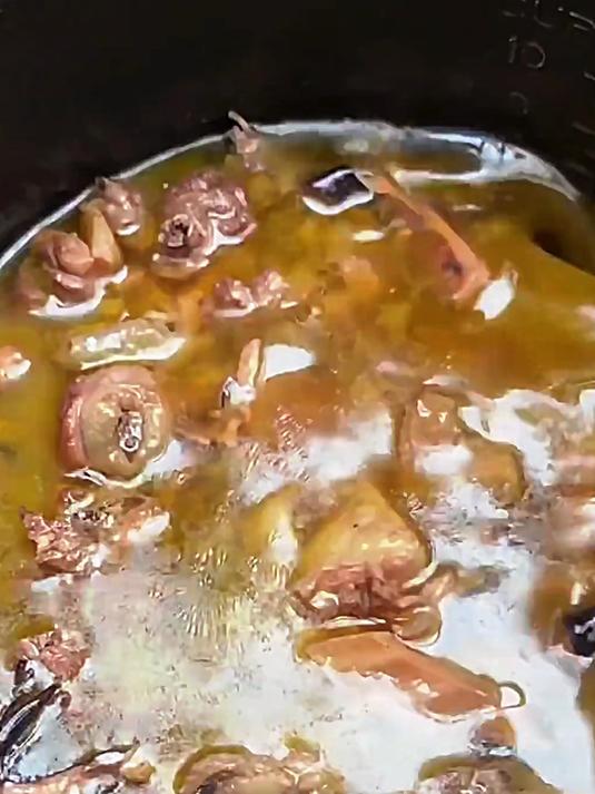 一斤墨鱼干,能顶三只老母鸡,上到老人,下到小孩都能吃!