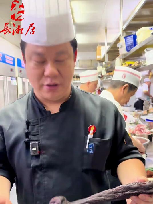 皱皮辣椒炒腊牛肉，干香辣爽，焦香四溢，越嚼越上头