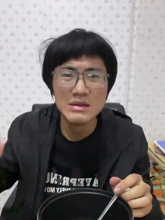 鸡架泡饭2 大学生 男生宿舍 校园生活 咸鱼梦想家vlog
