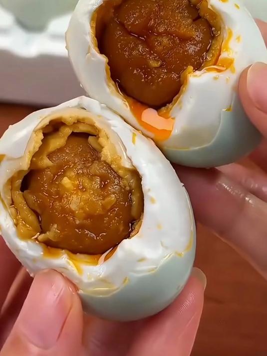 在红树林边啃烤海蛋是什么神仙体验?鲜汁狂飙太爽了!