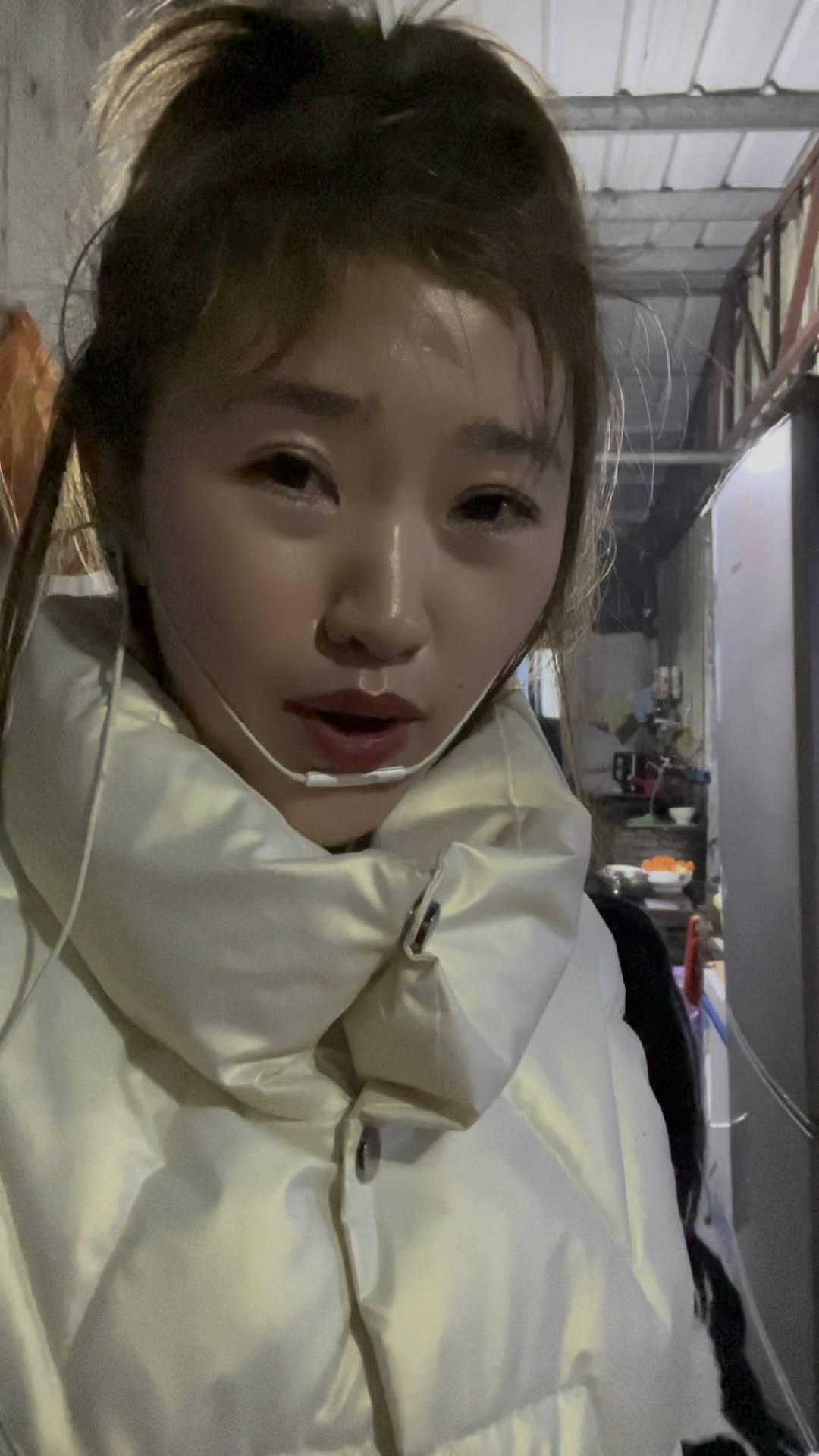 第一次做红烧鸡,发现它有4个脚,也没人跟我说要不要弄小点,这样煮能熟吗?