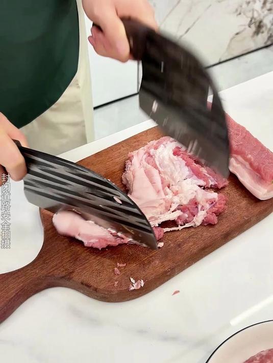 经常包饺子做包子的姐妹可以试试苏泊尔这个绞肉机,好用还不贵