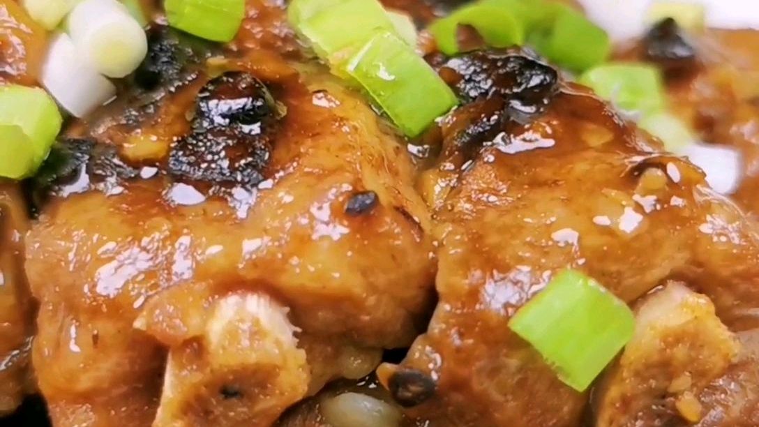 豆豉蒸排骨 #潮级玩家# 今天过生日,想吃排骨了,平时炖排骨吃的比较多,今天学了一道豆豉蒸