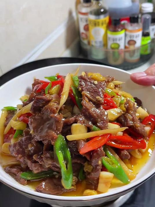 牛肉这样炒，三碗米饭不够吃