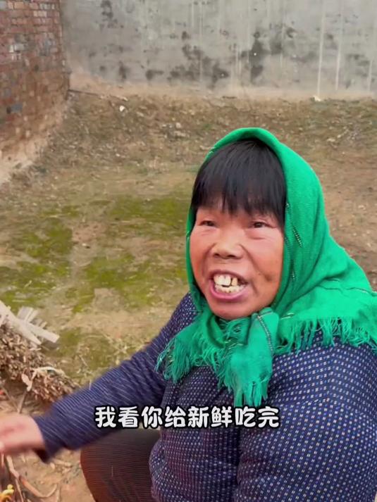 今天让我妈做了河南特色“扁剁”过年少不了，炒菜烩汤都好吃。喜欢吃的老乡们赶紧做起来吧！