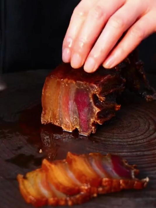 川味正宗四川烟熏腊肉黑毛土猪农家手工柴火烟熏五花腊肉