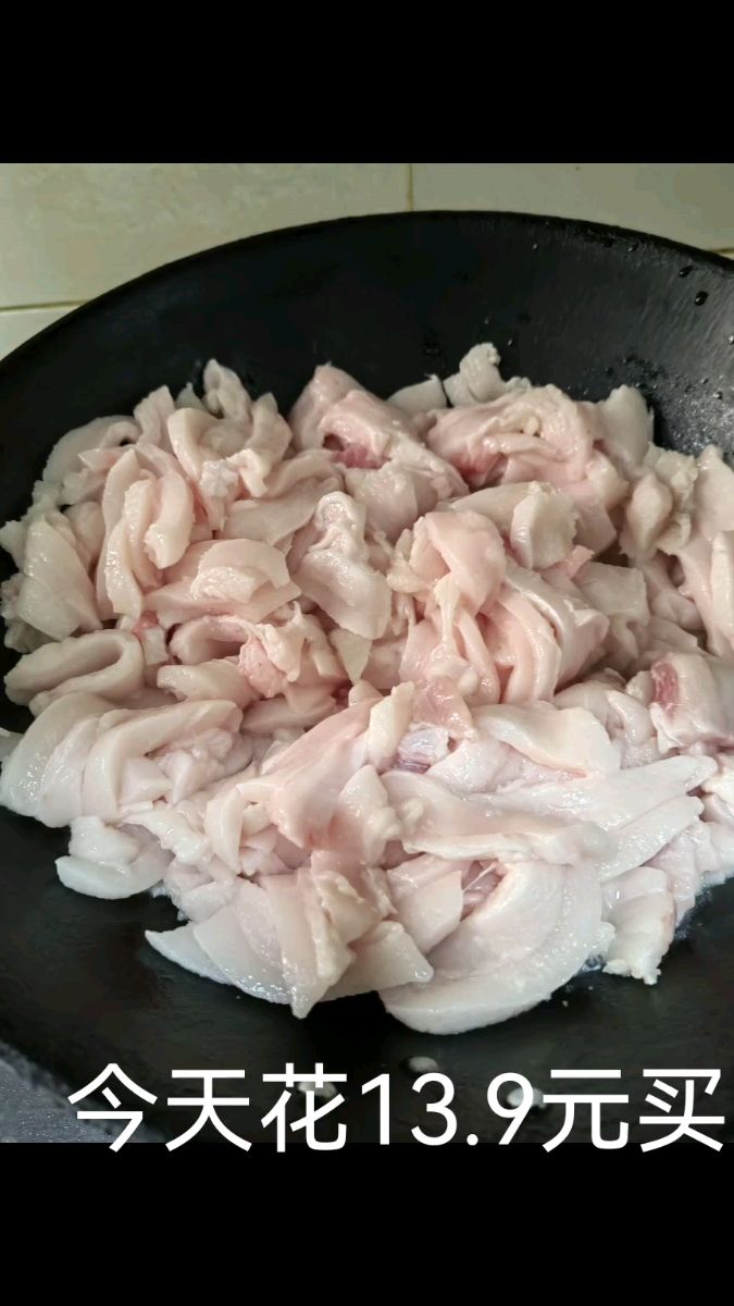 在昆明做陪读妈妈第二天,炼了一锅油,做了一碗干辣椒油渣炒豆鼓,太下饭了