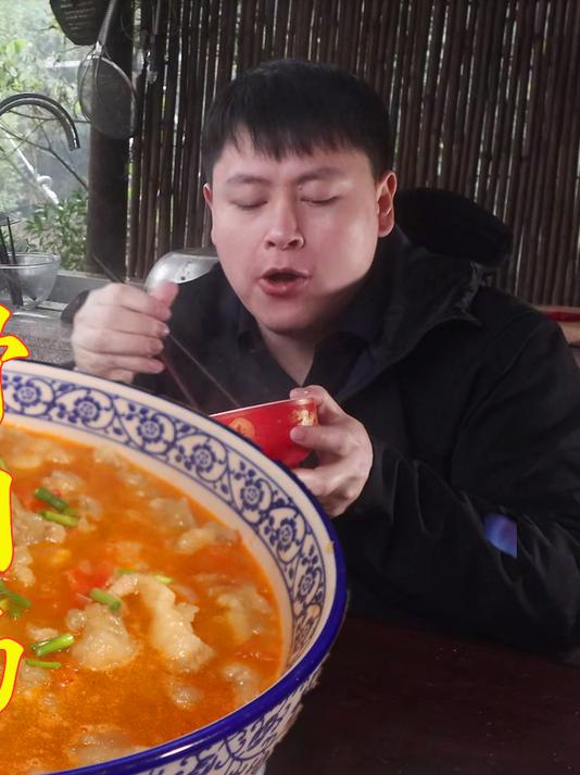农村小哥买一块极品眉毛肉,做一个茄汁儿滑肉,不用尝看都流口水