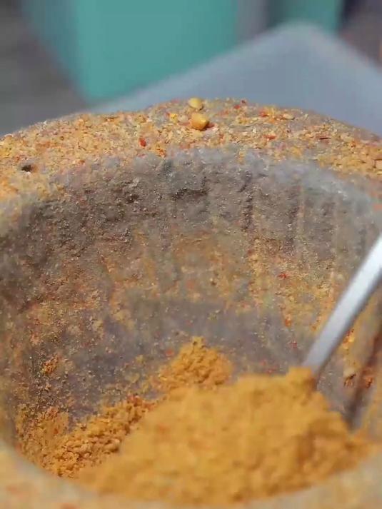 厨房新手也能成功!超简单花生辣椒酱教程!