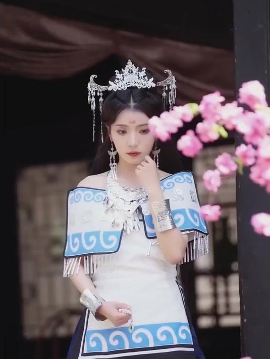 人鱼夫君的悔恨第156集竟敢在大祭司面前胡扯