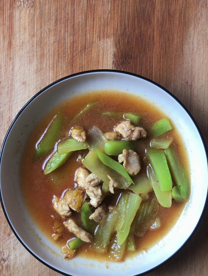 鸡胸肉炒什么菜好吃,炒莴笋好吃