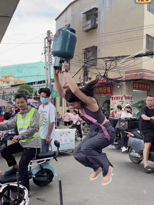 今年最火的“鸭舌帽头盔”，防晒遮阳还透气，关键真的很划算！