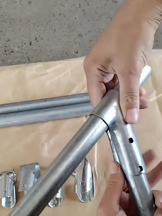 大棚骨架钢管鸭嘴卡,有了它大棚搭架子可就太方便了