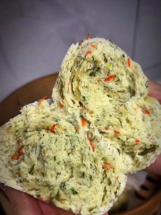 今天给大家分享一个不一样的馒头做法