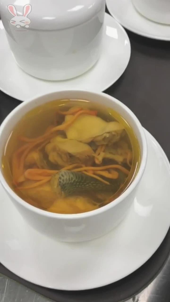 鹿茸虫草花炖土鸡汤