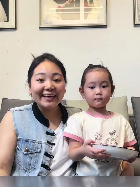 小猫和猫妈一起K蛋皮面包#亲子互动#