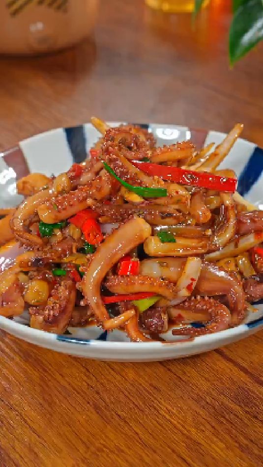 辣椒炒鱿鱼丝