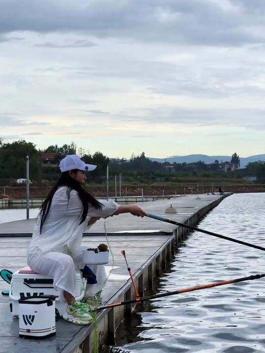 你猜?化氏高湖的鲤鱼,到底值多少钱?化爷爷我又来卖你鱼啦