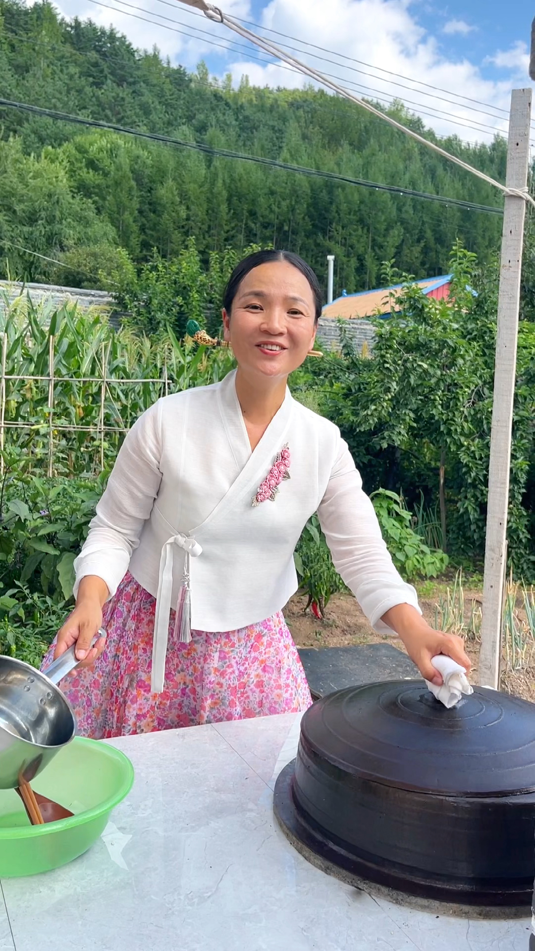 延边朝鲜族爱喝的牛肉汤,炖上一大锅加上牛肉酱,香飘四溢!