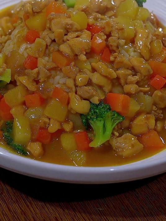 孩子非常喜欢吃的咖喱鸡腿肉饭，简单好吃