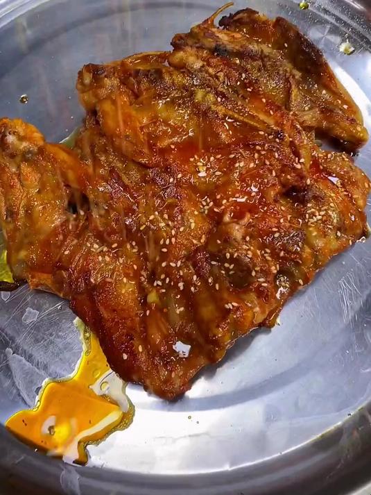 夜市卖铁板鸡架赚钱吗?操作简单零基础,照着配方做就能火!