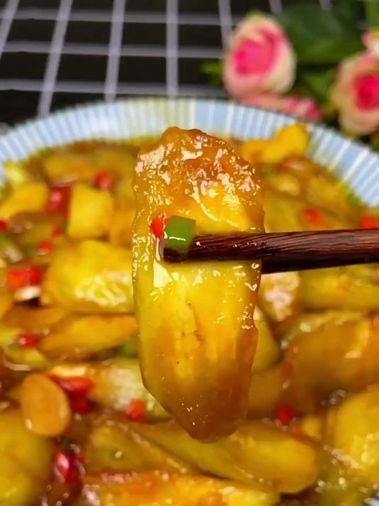 超级简单又好吃的红烧茄子,三碗米饭不够吃