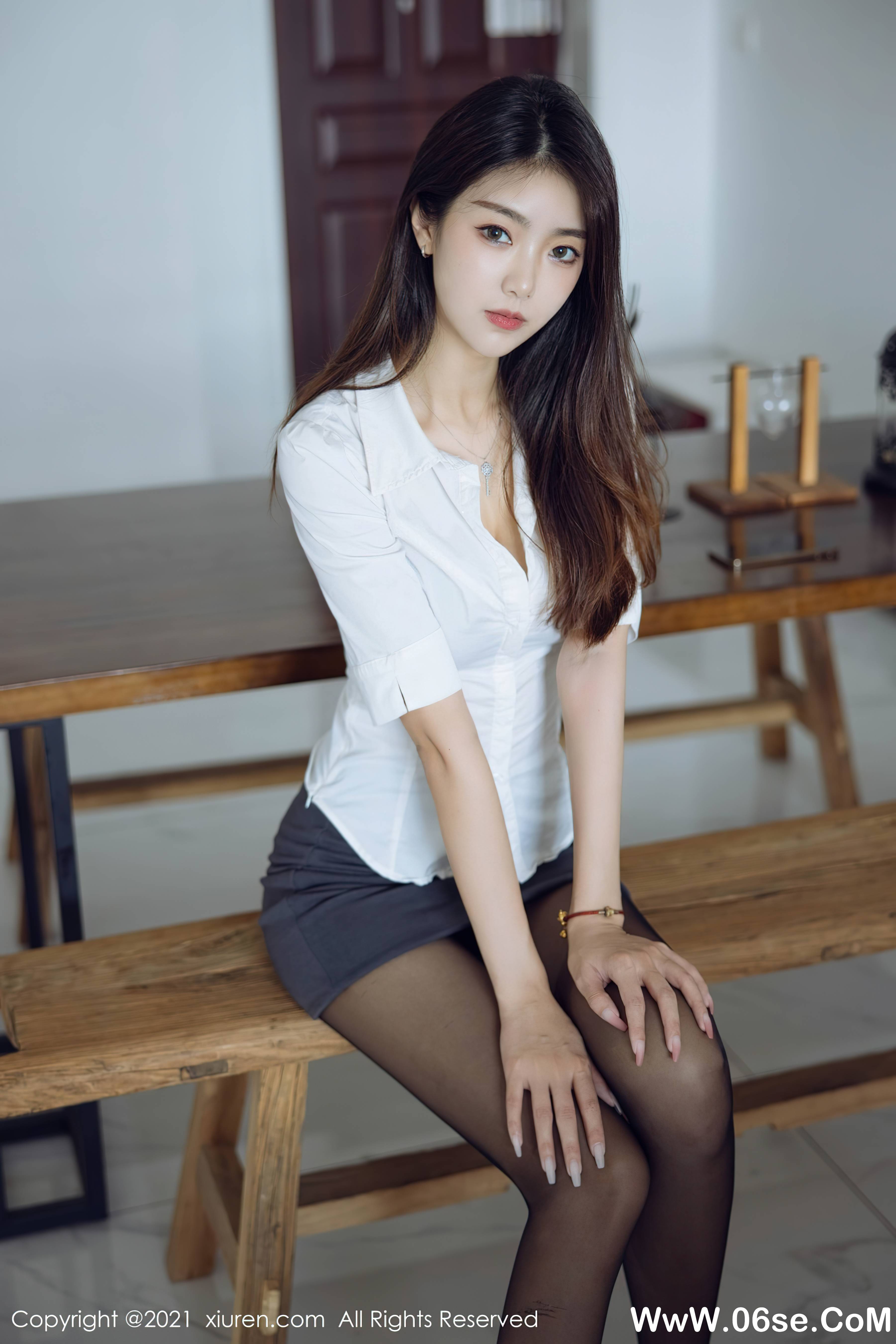图片[4]-[XIUREN秀人网] 2021.09.29 NO.4019 可乐Vicky[57+1P541M]-六色网