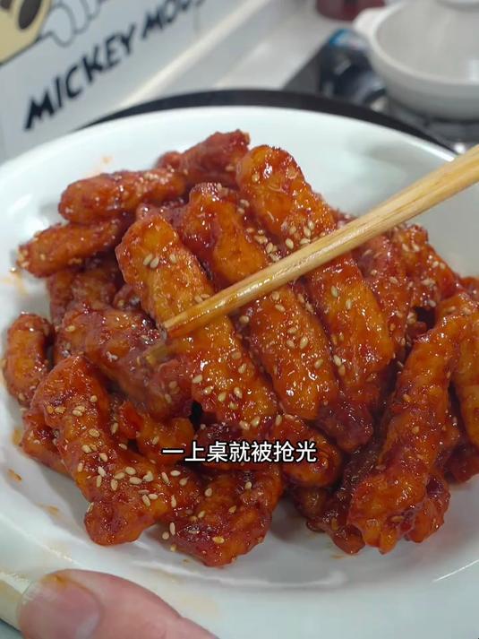 小朋友爱吃的糖醋里脊，你就像我这种做，酸甜酥脆的口感