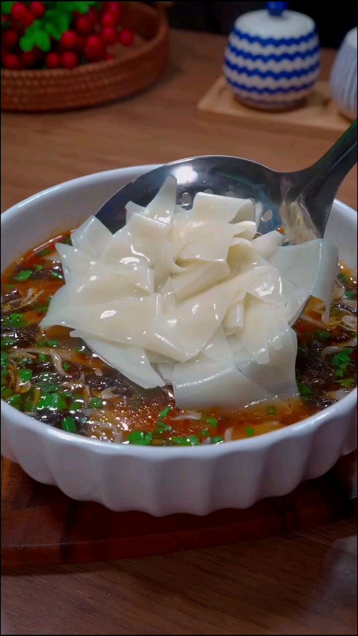 你要是想吃酸汤面叶了,你就像我这样做,酸爽开胃