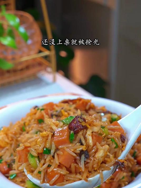 超绝的葱油炒饭又来了，做法简单又好吃