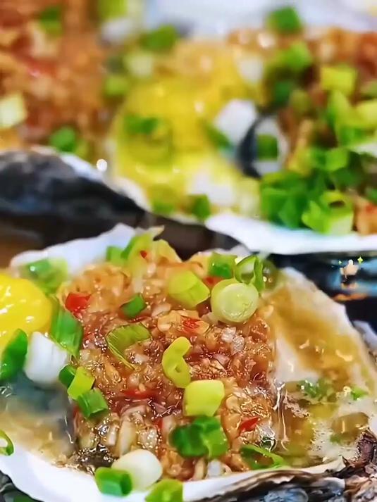 绝了！乳山生蚝跟啤酒配，夜宵界的顶流