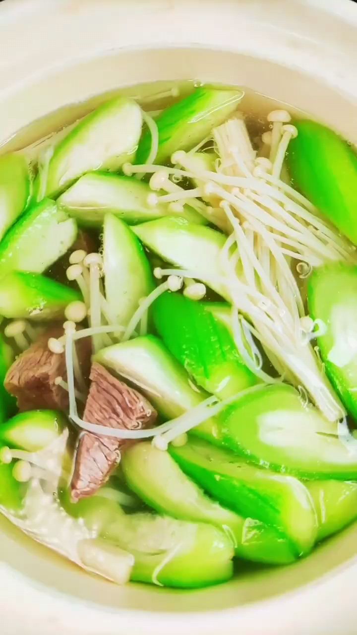 这个是催乳汤,产后第二周就能吃的