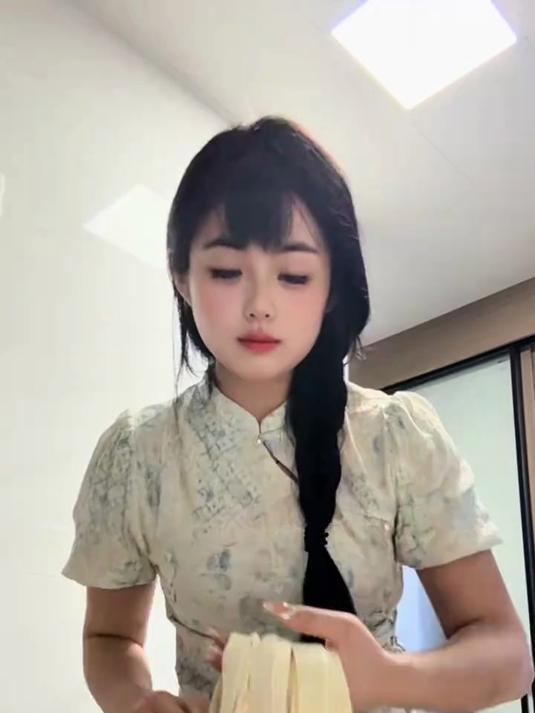 大概只有河南人才懂这一碗鸡汤手擀面的滋味吧