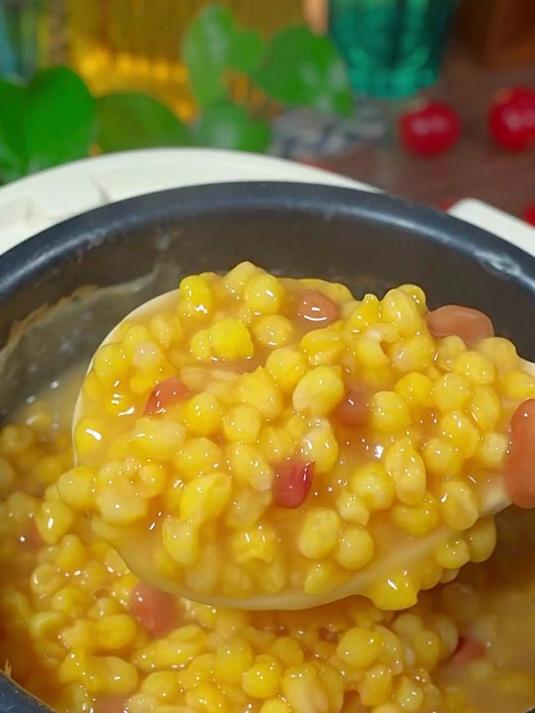 软烂黏稠的东北大碴粥,营养丰富又好吃,喜欢吃粗粮的一定要试