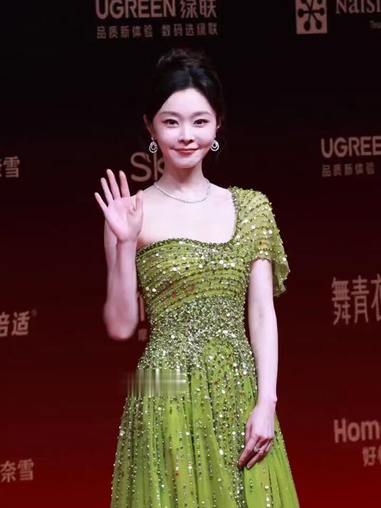 宋轶 绿色闪钻纱裙 白到发光 首届代言人影响力盛典