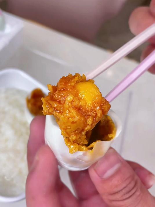 早餐配粥绝了！北海红树林烤海鸭蛋流心超香