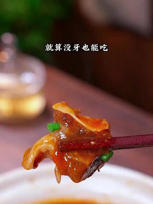 很多人在家炖牛肉，直接就下锅