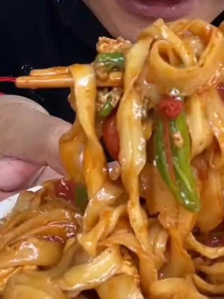 炒刀削面，这一碗好过瘾