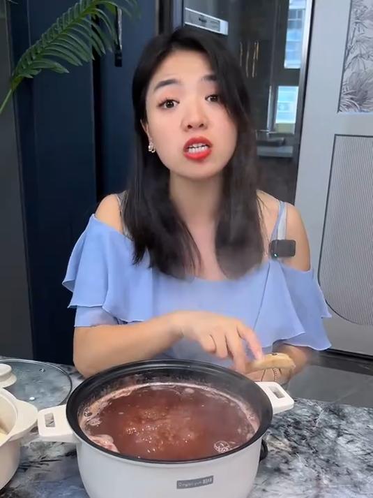 大容量加蒸笼多功能电料理锅，到手才几十块太划算了，蒸煮一体锅