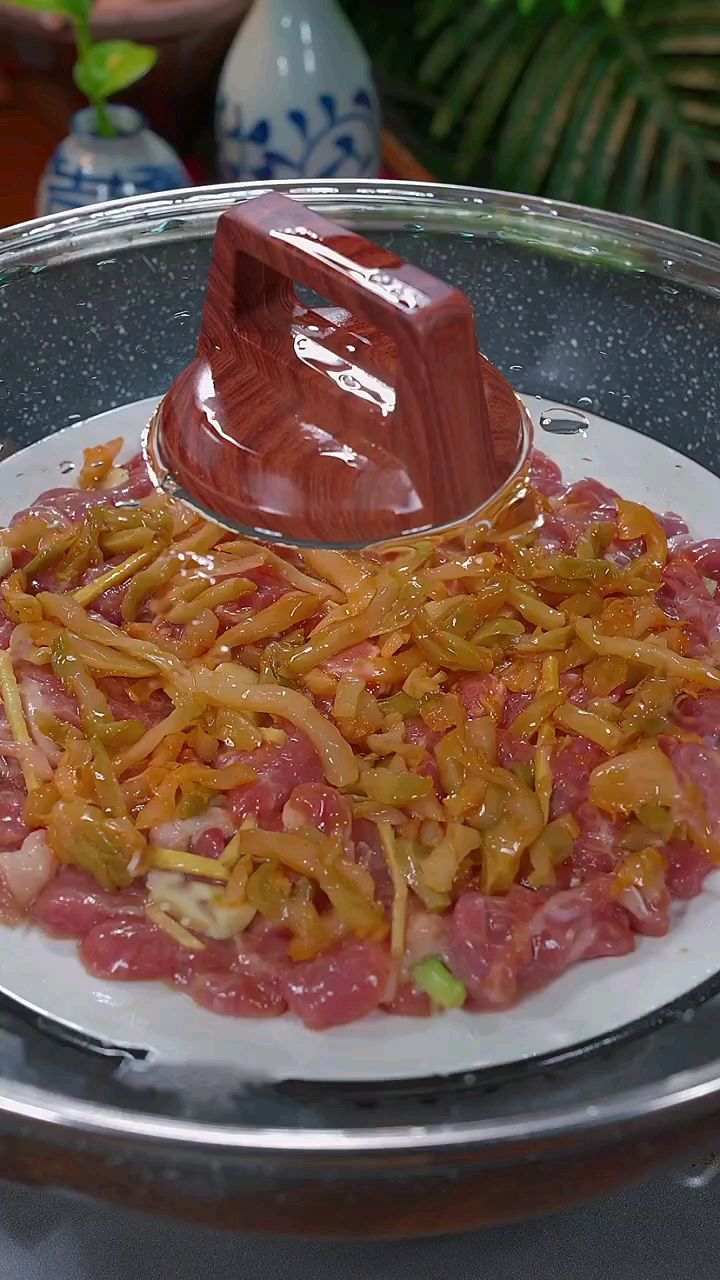 榨菜蒸猪肉,做法简单还特别下饭
