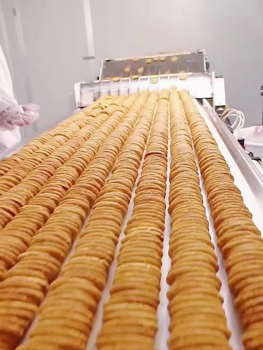 健康好吃的无蔗糖铁棍山药核桃夹心桃酥,有时间的话来看看!