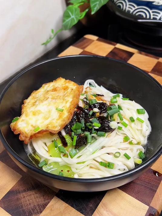 轻松学会,葱油拌面的家常做法