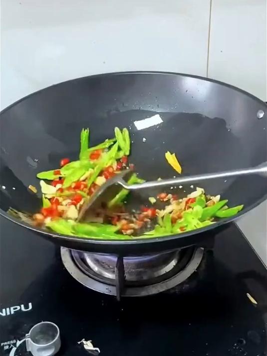 专家研究了11年,才发明出来不锈钢炒勺,专为炒菜定做!十分好用