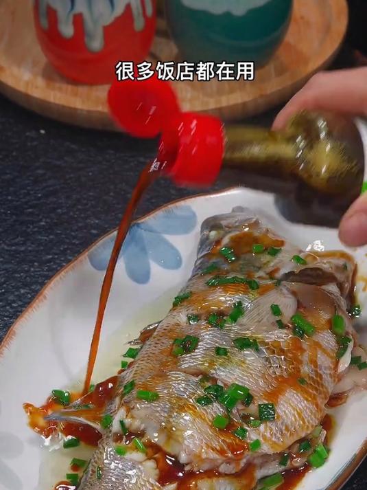 鲜嫩美味的清蒸鲈鱼
