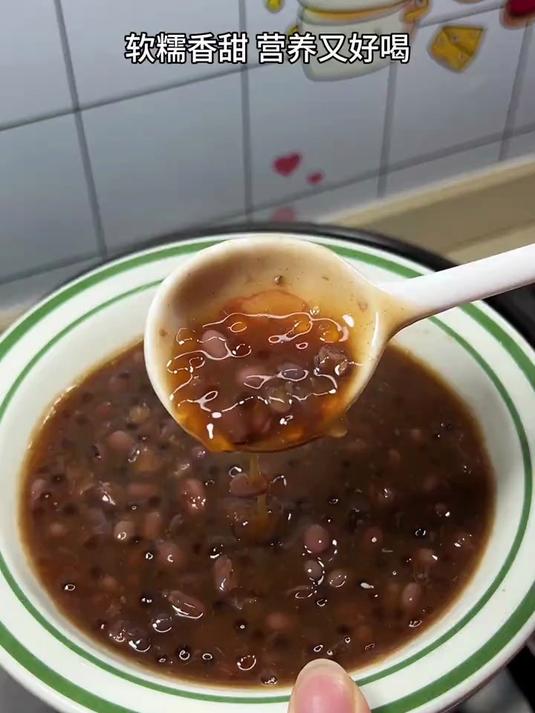 今天又做了比奶茶还好喝的红豆西米露