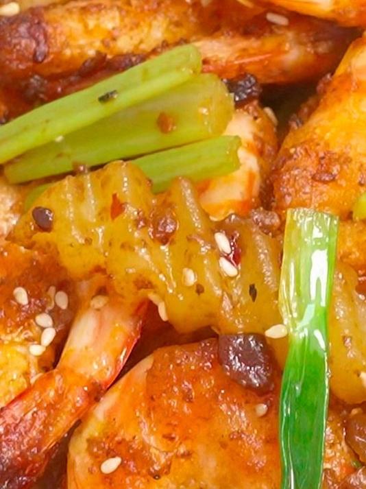 想吃干锅虾别再去饭店了,教你简单做法,在家做的味道不比饭店差