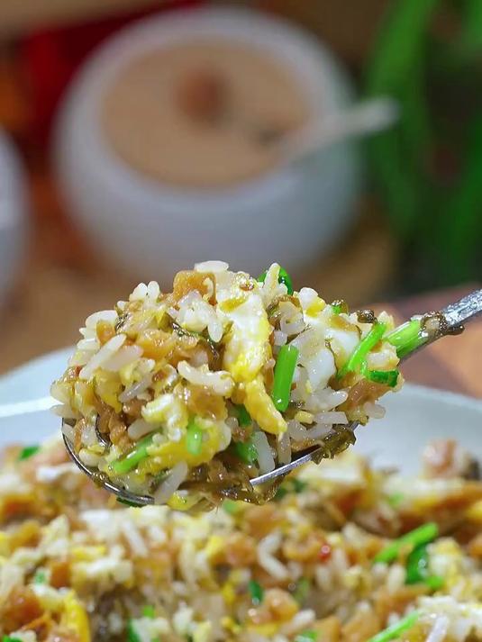 家乡特色小吃外婆菜炒饭